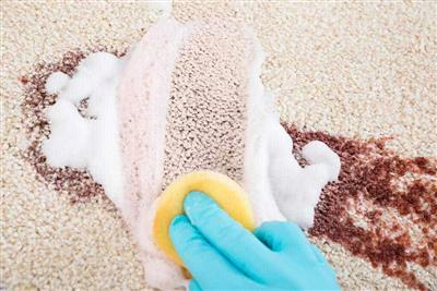 نحوه پاک کردن لکه روغن و چربی بر روی فرش توسط قالیشویی معتبر اصفهان